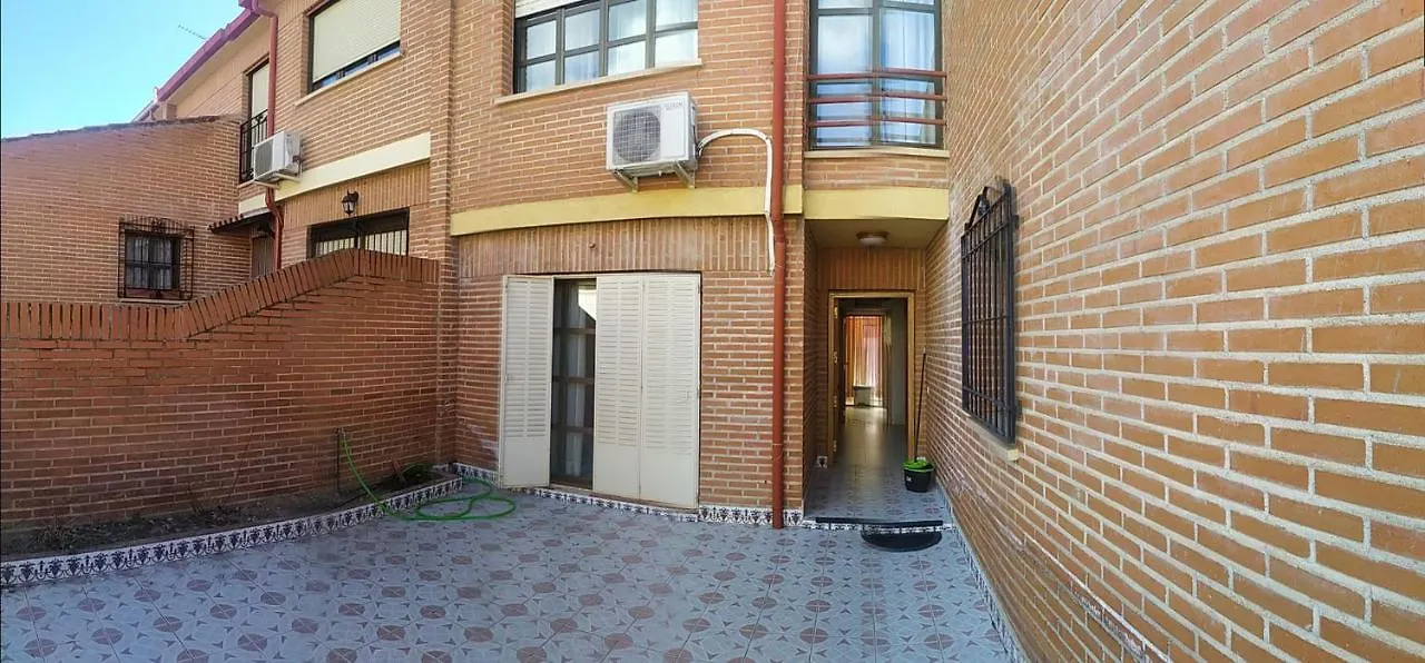 Habitacion Privada Triple Toledo Spagna